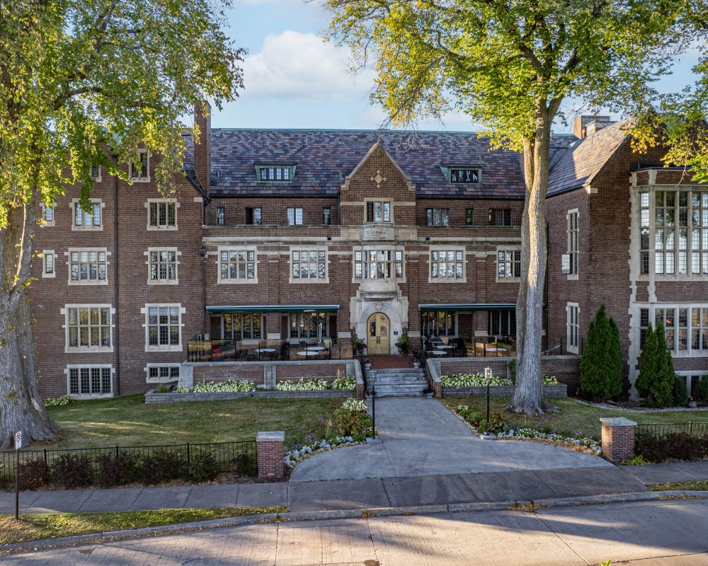 The Kitchi Gammi Club clubhouse and its front grounds